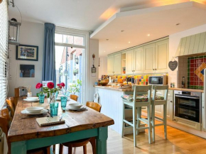 Cosy & Stylish 2 Bedroom City Centre Oasis - FREE Secure Parking